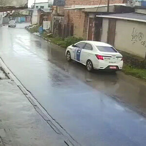 Quando você esquece de colocar pneu de chuva